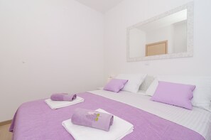 1 bedroom, WiFi, bed sheets