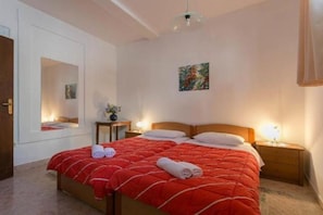 1 chambre, fer et planche Ă repasser, Wi-Fi, draps fournis