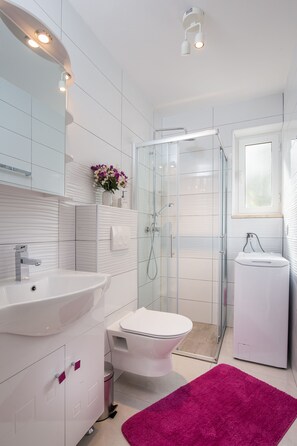 ヘアドライヤー、タオル