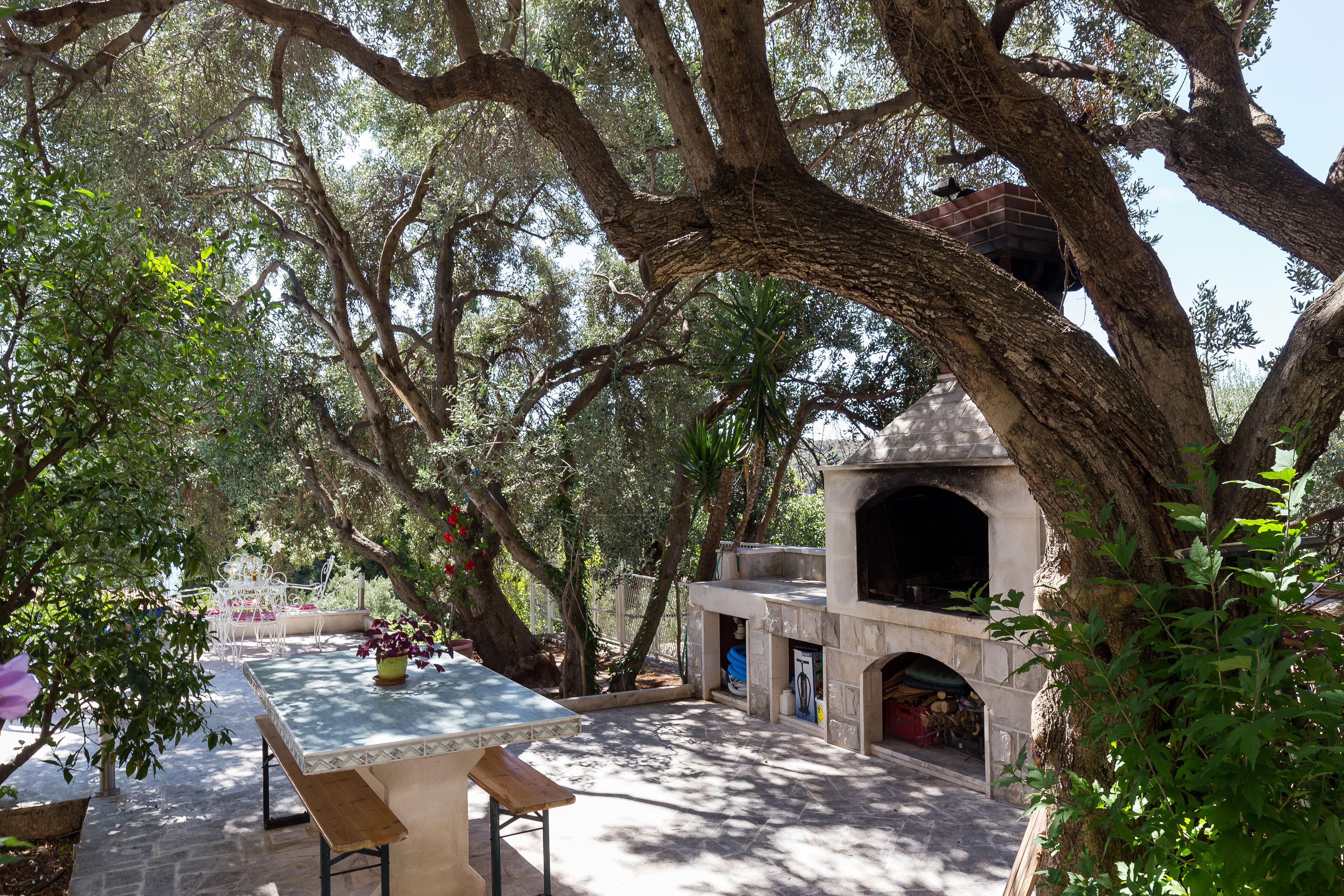 屋外ダイニングエリア