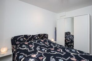 2 室のベッドルーム、アイロン / アイロン台、インターネット、ベッドシーツ