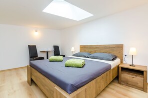 1 bedroom, WiFi, bed sheets