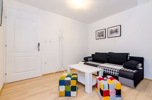 TV - Rooms Baza - Comfort Double Room No.8 (Dubrovnik)