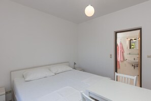 1 bedroom, iron/ironing board, bed sheets