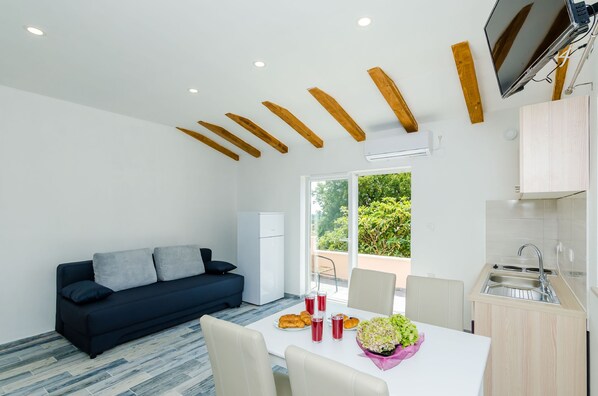 Interior - Apartments Dubrovnik Airport - One Bedroom Apartment with Balcony No. 3 (Cilipi)