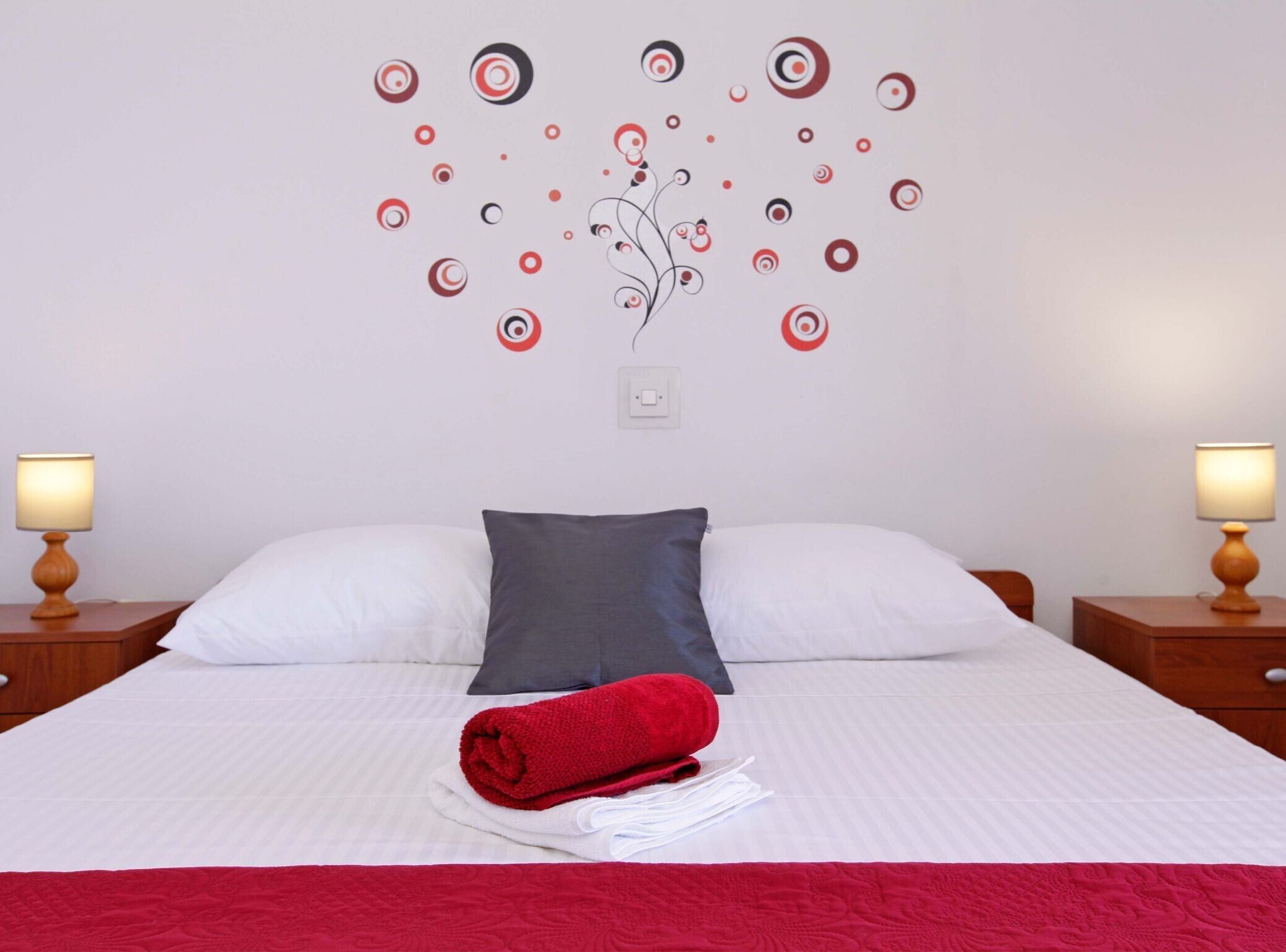 2 室のベッドルーム、アイロン / アイロン台、WiFi、ベッドシーツ