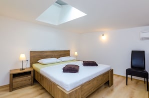 1 chambre, bureau, Wi-Fi gratuit, draps fournis