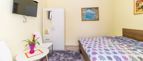 1 bedroom, iron/ironing board, Internet, bed sheets