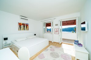 4 chambres, fer et planche à repasser, Wi-Fi, draps fournis