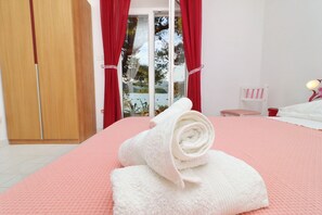 1 chambre, accĂšs Internet, draps fournis