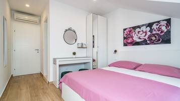 1 habitación, wifi y ropa de cama