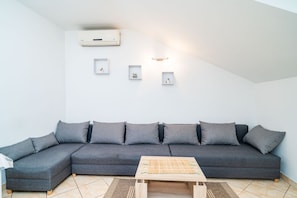 Fernseher, Kamin