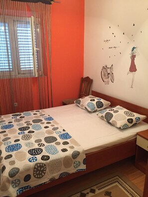 1 bedroom, internet, bed sheets