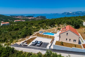 Exterior - Villa Rubea - Three Bedroom Villa with Terrace and Swimming Pool (Zvekovica)