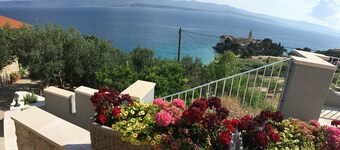 Apartments Eastern Paradise- One Bedroom Apartment with Terrace and Sea View