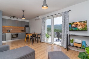 Interior - Apartment Konak - Two Bedroom Apartment with Balcony and Sea View (Molunat)