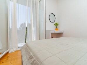 2 chambres, fer et planche à repasser, accès Internet, draps fournis