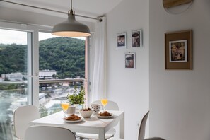 Dining - Cozy Dubrovnik Apartment - One-Bedroom Apartment with Sea View (Dubrovnik)