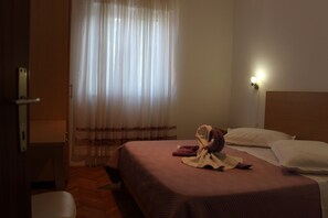 3 dormitorios, tabla de planchar con plancha, wifi y ropa de cama