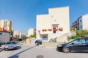 Exterior - Apartment Marko (ST) - Three Bedroom Apartment with Balcony and Garden View (Split)