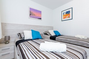 2 bedrooms, iron/ironing board, internet, bed sheets