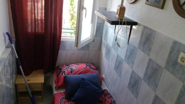 1 camera, Wi-Fi, lenzuola