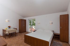 1 habitación, tabla de planchar con plancha y internet gratis 