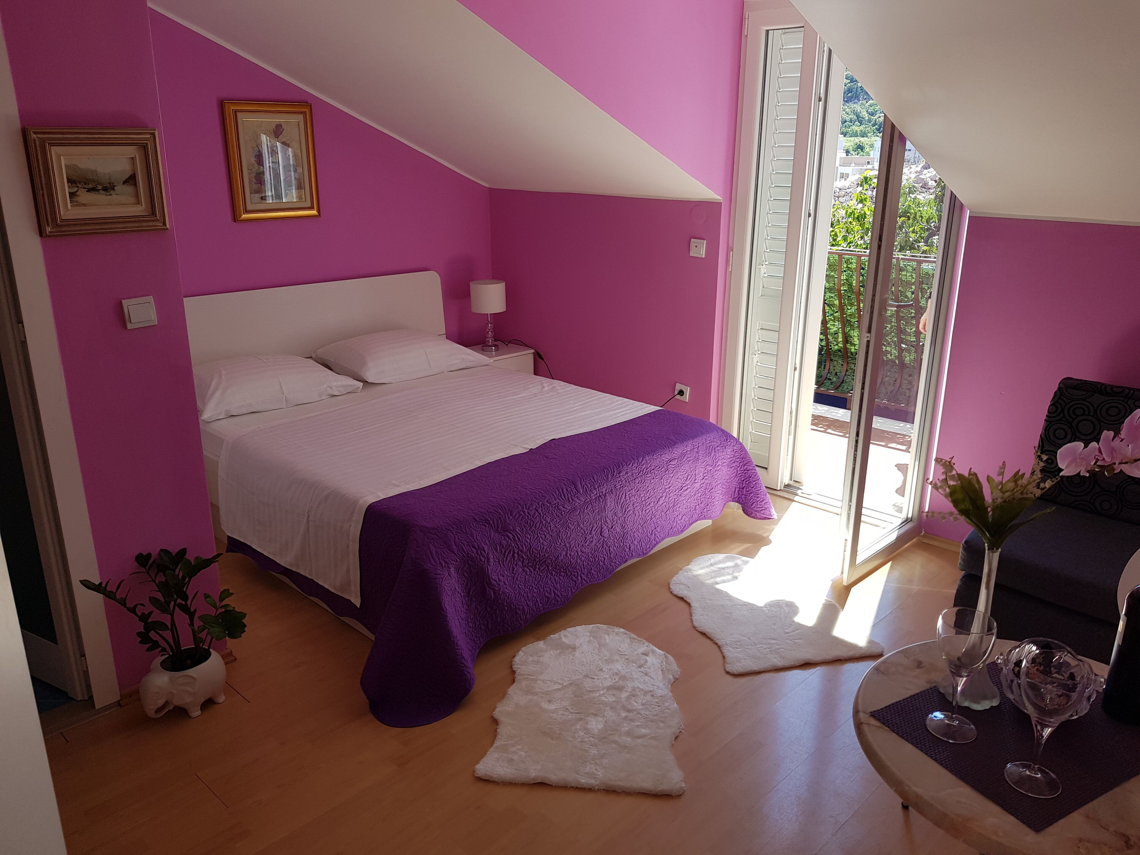 Internet, bed sheets