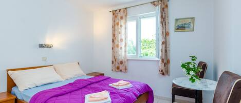 1 bedroom, WiFi, bed sheets