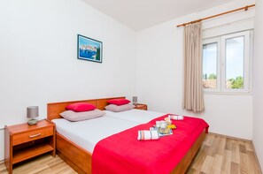 1 bedroom, iron/ironing board, WiFi, bed sheets