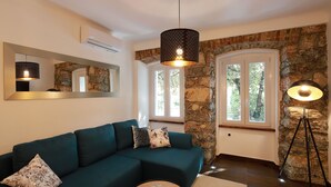 Deluxe Apartment, 1 Bedroom (Sail 1) | Living area | Flat-screen TV - Luxury Apartments Sail (Rijeka)