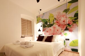 Soundproofing, iron/ironing board, free WiFi, bed sheets - Luxury Apartments Sail (Rijeka)