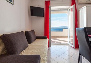 TV - Apartments Nena (ST) - Two Bedroom Apartment with Terrace and Sea View (Pisak)