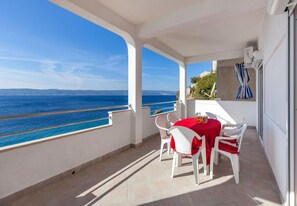 Outdoor dining - Apartments Nena (ST) - Two Bedroom Apartment with Terrace and Sea View (Pisak)