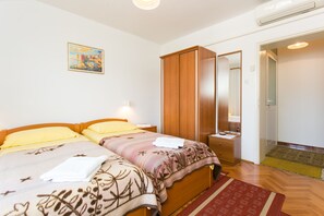 WiFi, bed sheets - Guest House Bridge View - Studio with Balcony and Sea View (Dubrovnik)
