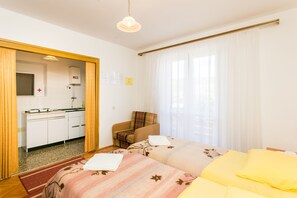 WiFi, bed sheets - Guest House Bridge View - Studio with Balcony and Sea View (Dubrovnik)