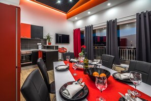 Dining - Apartments Sunshine Home - Two Bedroom Apartment with Balcony and Sea View (Vela Luka)