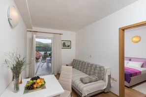 Living area - Apartments & Room Eva Slano- One Bedroom Apartment with Terrace and Sea View (Slano)