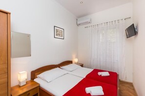 1 bedroom, WiFi, bed sheets