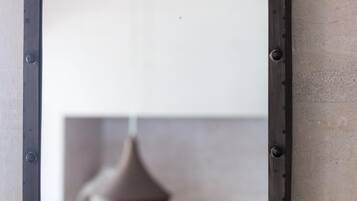 Sèche-cheveux, serviettes fournies