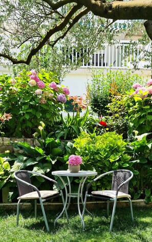 Outdoor dining - Holiday Home Gea - Three Bedroom Holiday Home with Terrace and Partial Sea View (Ston)