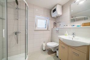 Hair dryer, towels - Rooms Raic - Studio Apartment (Lavander) (Dubrovnik)