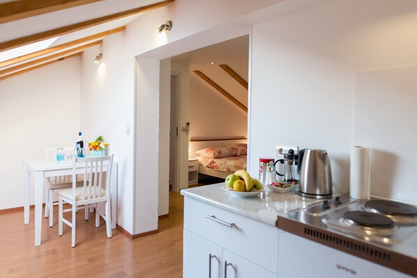 Fridge, stovetop, cookware/dishes/utensils - Rooms Raic - Studio Apartment (Lavander) (Dubrovnik)