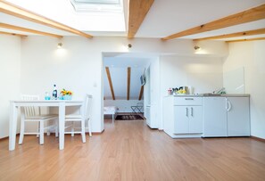 Fridge, stovetop, cookware/dishes/utensils - Rooms Raic - Studio Apartment (Lavander) (Dubrovnik)