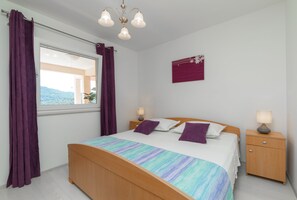 2 bedrooms, WiFi, bed sheets