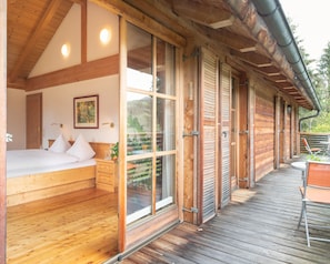 5 bedrooms, in-room safe, desk, iron/ironing board - Villa Ruah - the exclusive holiday home on the Weissensee (Weissensee)