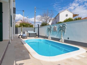 Pool - Villa Supetar Garden - Two Bedroom Apartment with Balcony (Supetar)