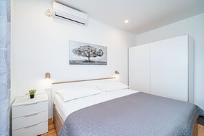 1 bedroom, internet, bed sheets