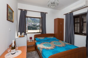 1 bedroom, internet, bed sheets