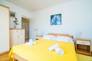 1 camera, ferro/asse da stiro, Wi-Fi, lenzuola